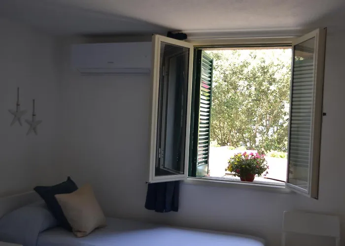 Casa William - E 2 Dependance Villa Porto Azzurro